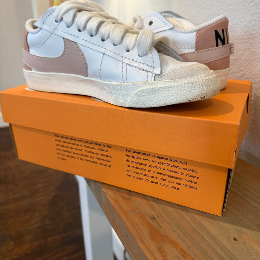 Nike Women's Cream Sneakers